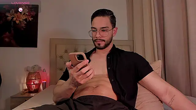 Josseph1  online show from October 17, 10:47 pm