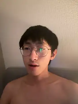 Snapshot of lewdAboyKawaii chatting on January 8, 9:42 am lewdAboyKawaii online show from January 8, 9:42 am