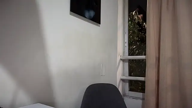 romeolovedark online show from February 9, 1:43 am