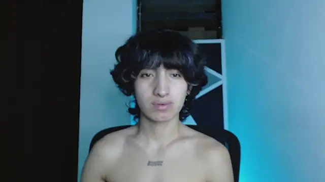 littlextreme online show from April 19, 2:22 am