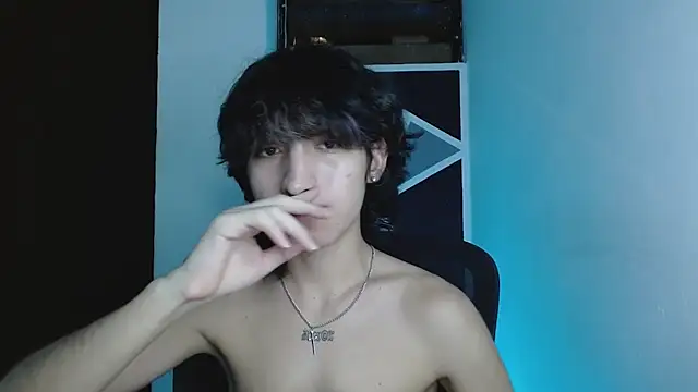 littlextreme online show from June 4, 1:55 am