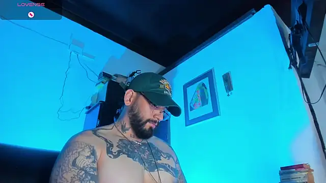 Snapshot of CamiloGray_ chatting on October 9, 2:55 pm CamiloGray online show from October 9, 2:55 pm