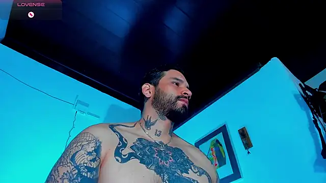 Snapshot of CamiloGray_ chatting on December 7, 1:07 pm CamiloGray online show from December 7, 1:07 pm