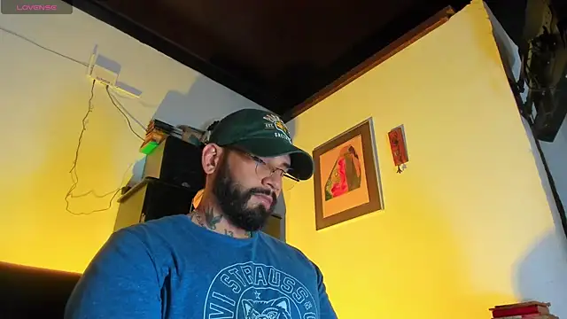 CamiloGray  online show from November 3, 3:03 pm