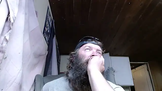 squegly1 online show from April 20, 6:27 am