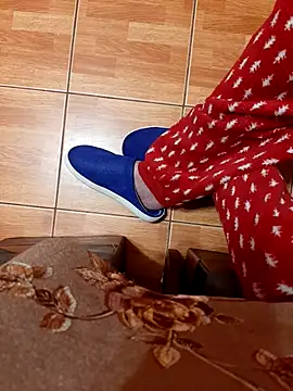 feet toes online show from December 22, 5:48 am