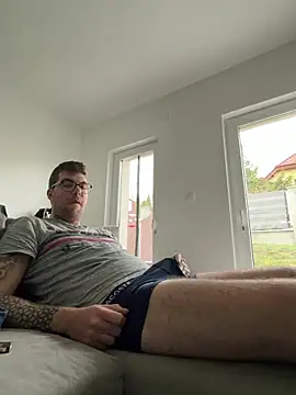 asiandeuutschepaar online show from March 30, 7:31 am