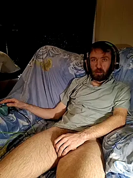 Snapshot of ShadowyTube chatting on February 10, 5:19 pm ShadowyTube online show from February 10, 5:19 pm