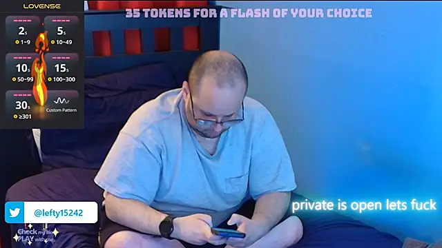 Snapshot of lefty15242 chatting on October 24, 1:51 am lefty15242 online show from October 24, 1:51 am