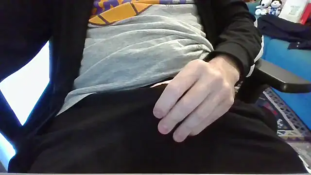 Snapshot of alessexxx24 chatting on October 17, 8:40 am alessexxx24 online show from October 17, 8:40 am