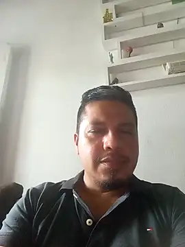 Snapshot of Vulckano43 chatting on December 7, 7:54 pm Vulckano43 online show from December 7, 7:54 pm