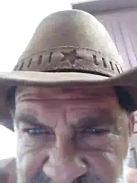 Snapshot of Peludo173317 chatting on December 22, 3:22 pm Peludo173317 online show from December 22, 3:22 pm