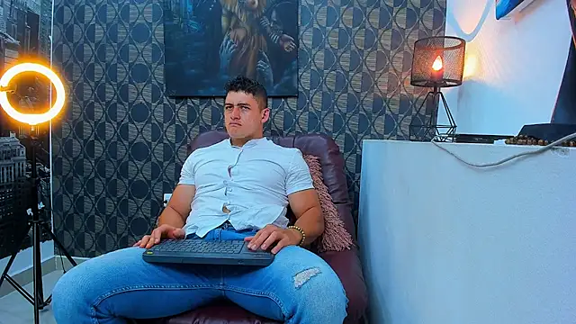 Leonsmoron online show from January 9, 11:32 pm