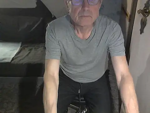 kiam471 online show from March 3, 10:27 pm