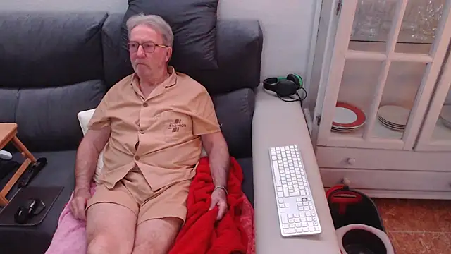 Nudelschwanz online show from February 21, 10:26 pm