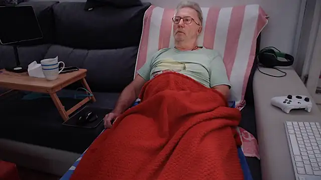 Nudelschwanz online show from October 10, 11:48 am