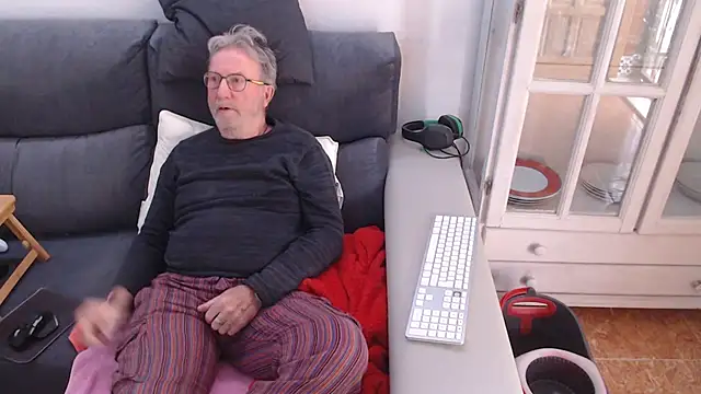 Nudelschwanz online show from February 24, 5:09 pm