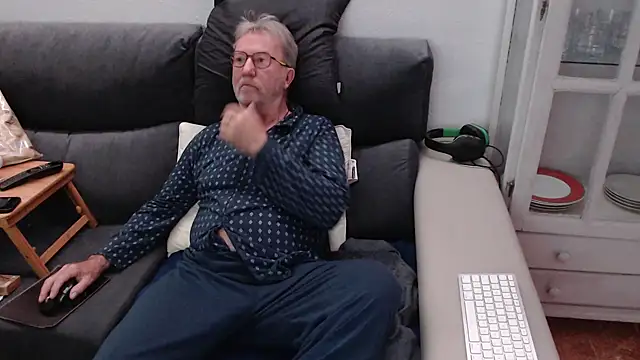 Nudelschwanz online show from March 8, 4:31 am