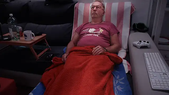 Nudelschwanz online show from October 9, 4:39 am