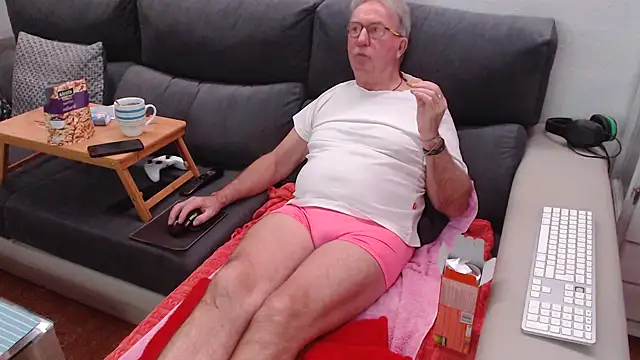 Nudelschwanz online show from February 7, 5:29 pm