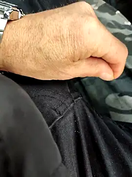 Blade3535xh online show from April 8, 4:05 pm