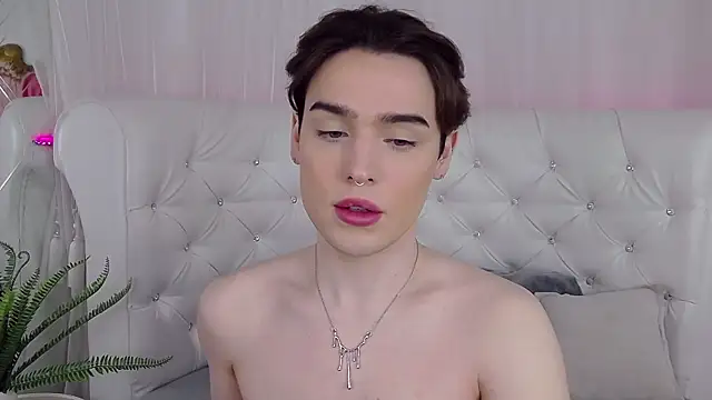 RobbyCharming online show from April 19, 4:34 am