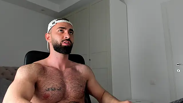 MichaelMasterss online show from March 28, 9:48 pm