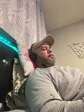 Cristian-Brayan online show from February 23, 9:27 pm