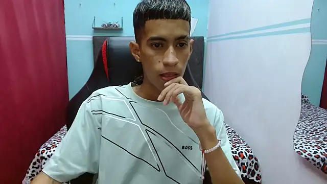 Snapshot of Angelstripboy chatting on October 11, 5:39 pm Angelstripboy online show from October 11, 5:39 pm