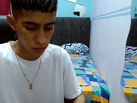 Snapshot of Angelstripboy chatting on March 1, 12:39 am Angelstripboy online show from March 1, 12:39 am