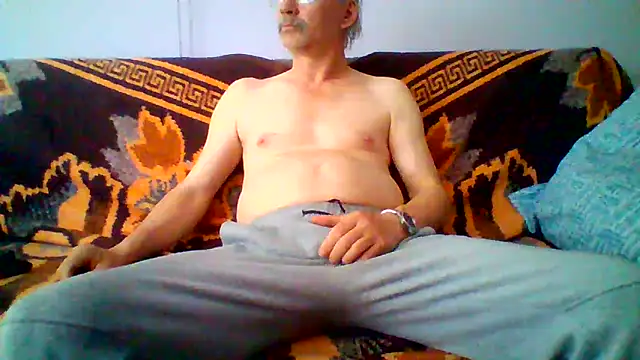 cumloverboyxx69 online show from April 22, 12:21 pm