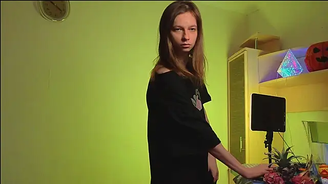 Frank Fraer online show from April 18, 9:15 pm