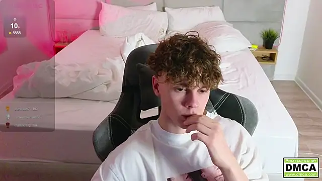 cute thomas online show from January 23, 6:35 pm