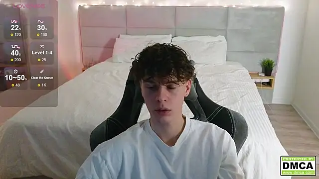 cute thomas online show from December 12, 5:15 pm