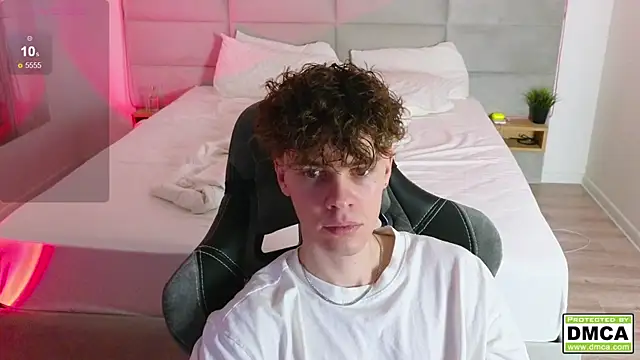 cute thomas online show from February 4, 6:17 pm