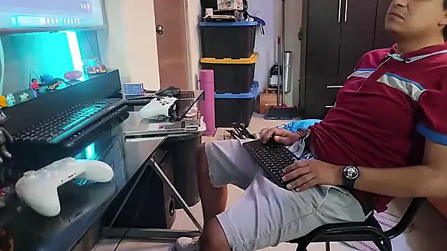 thor000089 online show from September 28, 11:25 pm