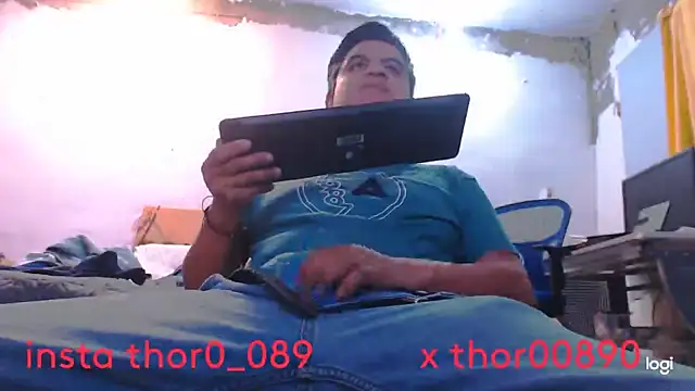 thor000089 online show from October 7, 5:22 am