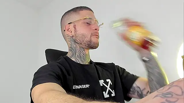  jamesleandros1 online show from September 30, 2:07 am