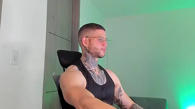  jamesleandros1 online show from March 30, 2:45 am