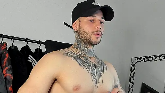  jamesleandros1 online show from December 4, 4:19 am