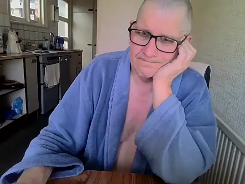 daddyflash online show from April 8, 9:19 am