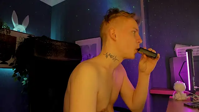 AlexxSweet online show from February 22, 7:43 am