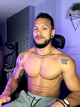 ARON TAYLER01 online show from November 11, 10:31 am