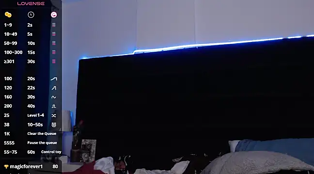 andrewmhilton  online show from March 21, 1:56 am