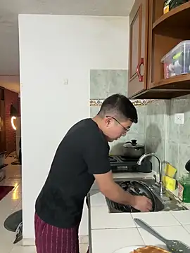 andrewmhilton  online show from September 20, 6:35 am