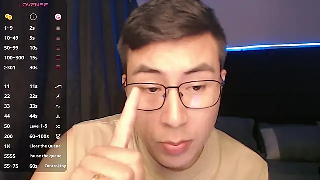 andrewmhilton  online show from September 28, 6:22 am