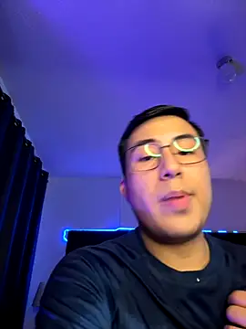 andrewmhilton  online show from September 26, 4:54 am