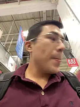 andrewmhilton  online show from January 4, 9:31 pm