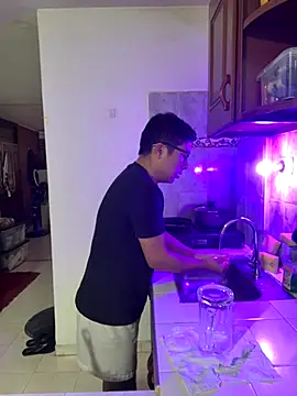 andrewmhilton  online show from September 8, 3:55 pm