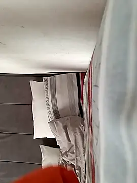 BLACK BOTTOM03 online show from June 18, 10:53 am